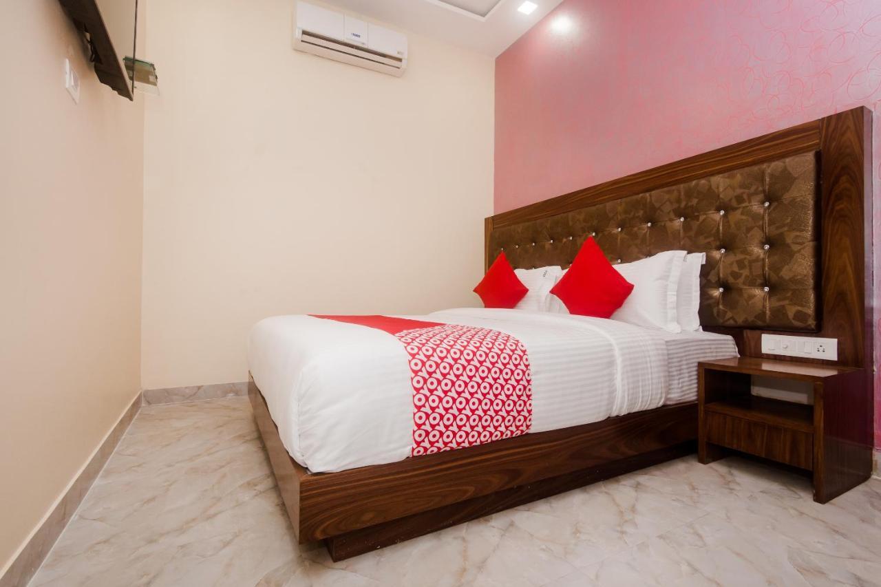 Hotel O Greenforest Near Airport Road Metro Station Mumbai Exterior foto