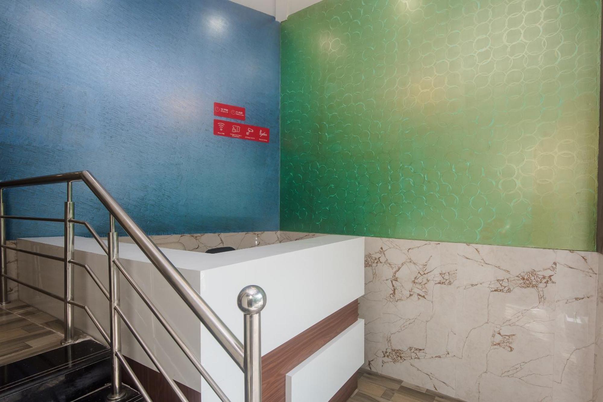 Hotel O Greenforest Near Airport Road Metro Station Mumbai Exterior foto