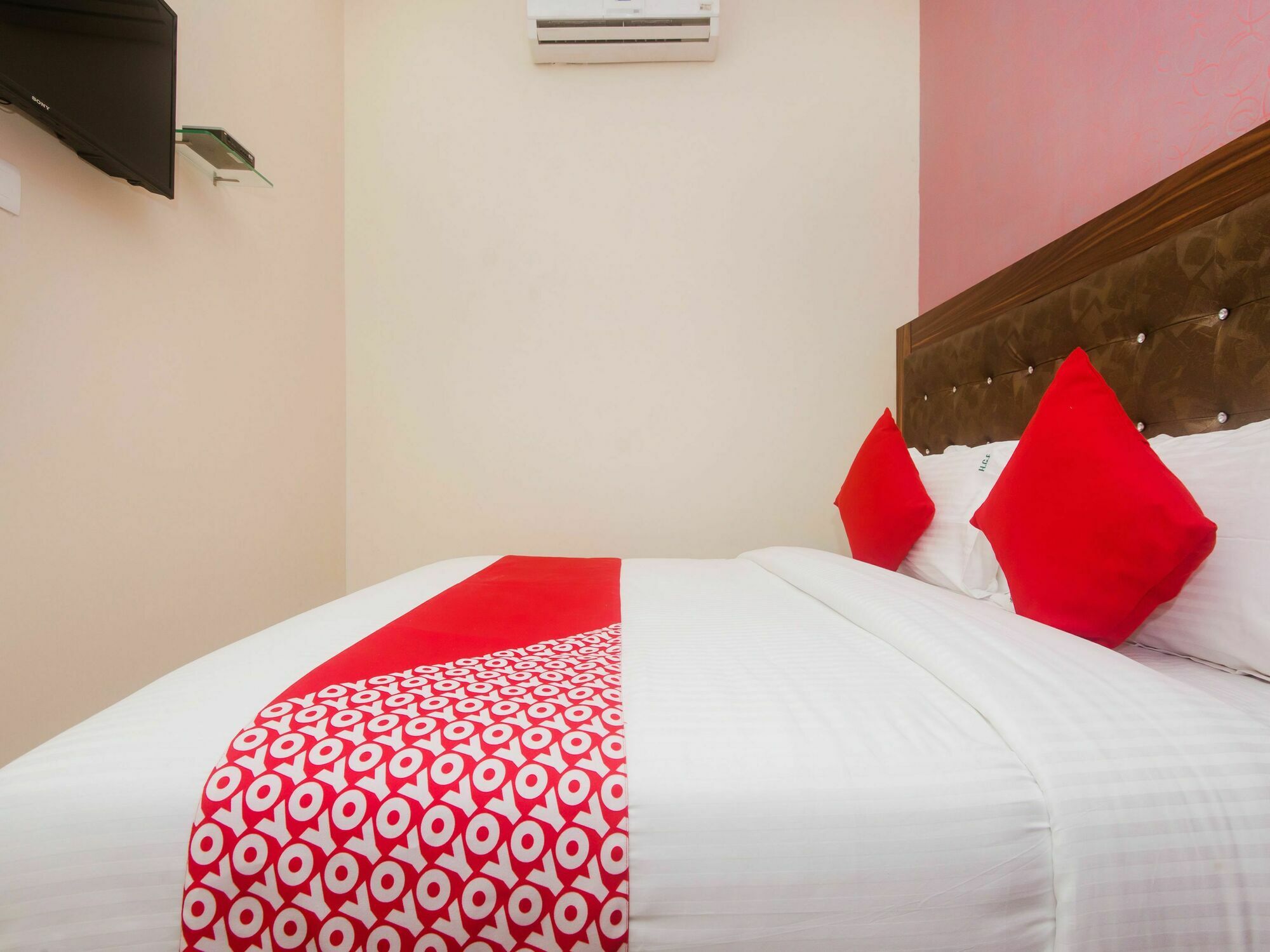 Hotel O Greenforest Near Airport Road Metro Station Mumbai Exterior foto